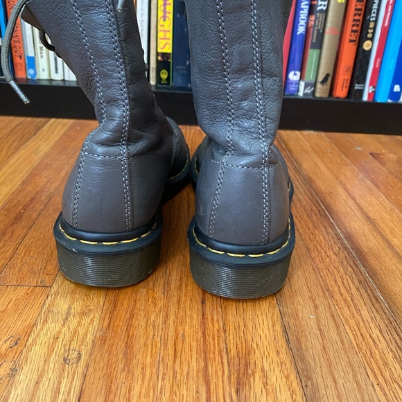 Dr. Martens Grey Pascal 8 eye boot size US women’s 8 - Picture 2 of 4